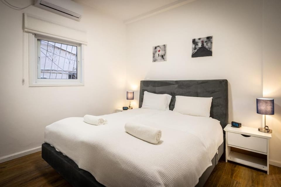 Cozy 1-Bedroom Retreat in Tel Aviv by SeaNRent Apartment in Tel Aviv-Yafo