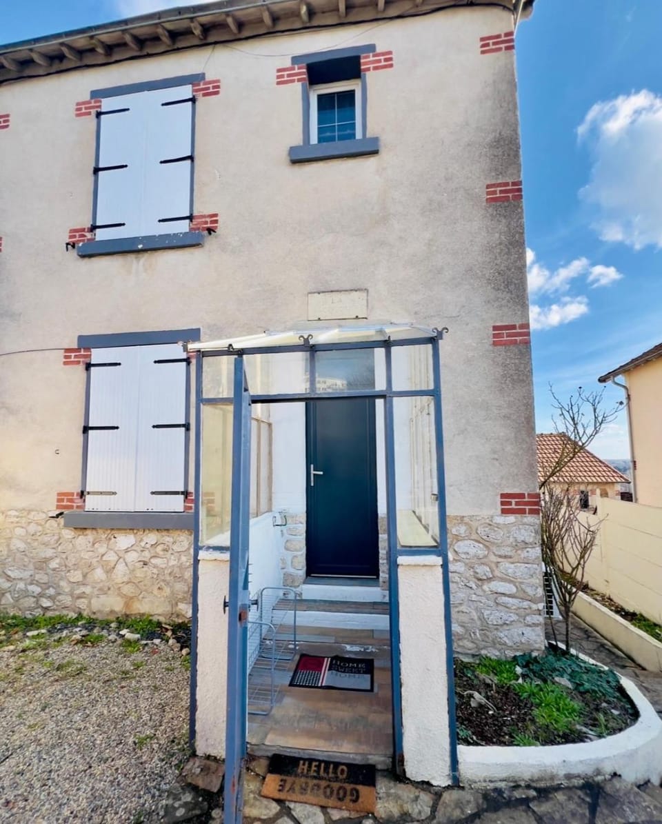 Maison Cosy avec Véranda vue sur la Loire, jardin et parking gratuit House in Blois