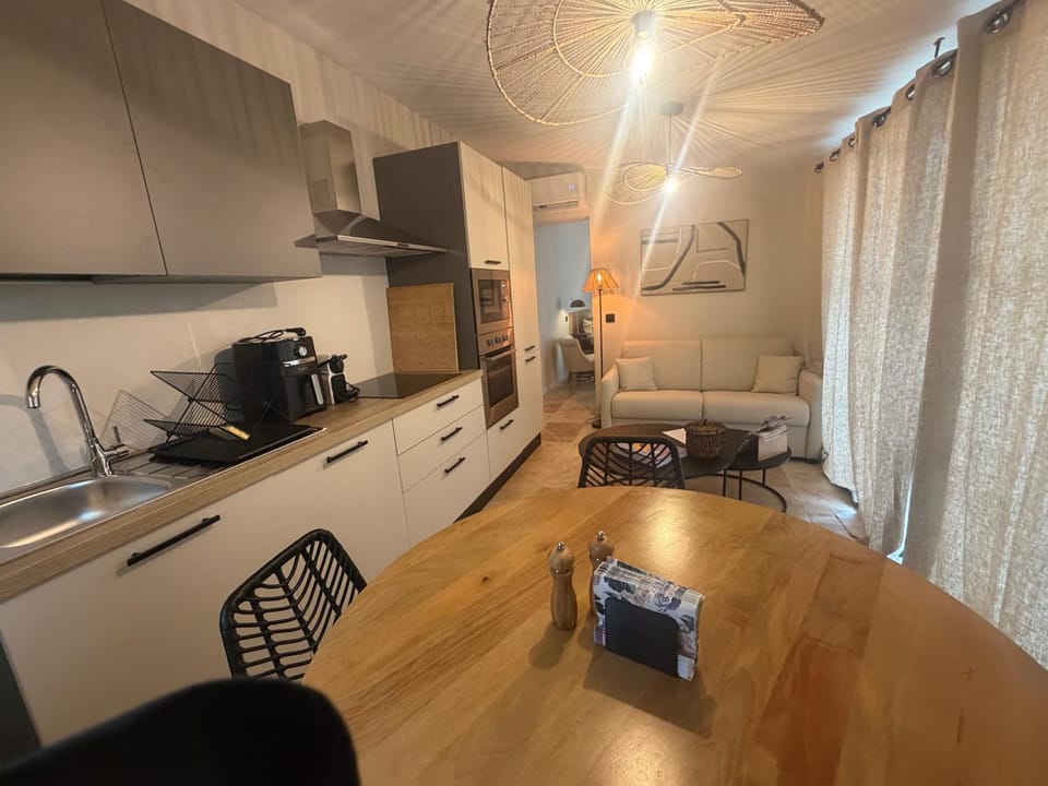 Charmant appartement T2 cosy avec piscine Apartment in Provence-Alpes-Côte d'Azur