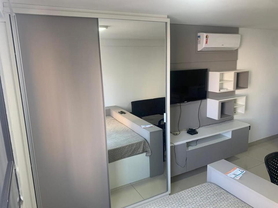 Bed, TV and multimedia, Photo of the whole room, Bedroom, towels, wardrobe, air conditioner