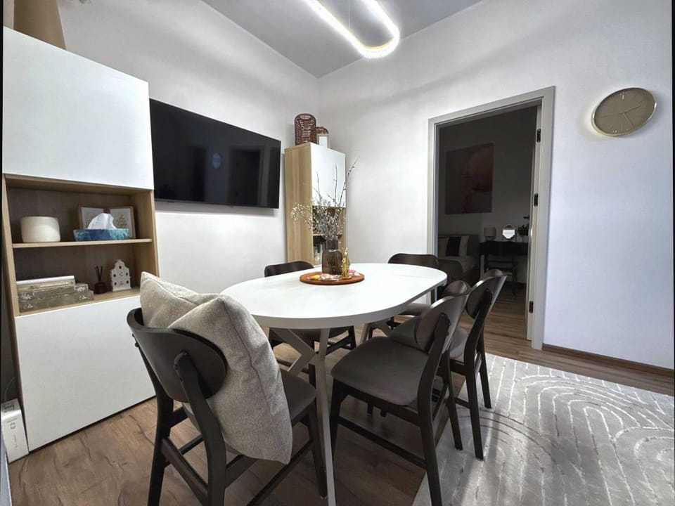 TV and multimedia, Living room, Dining area
