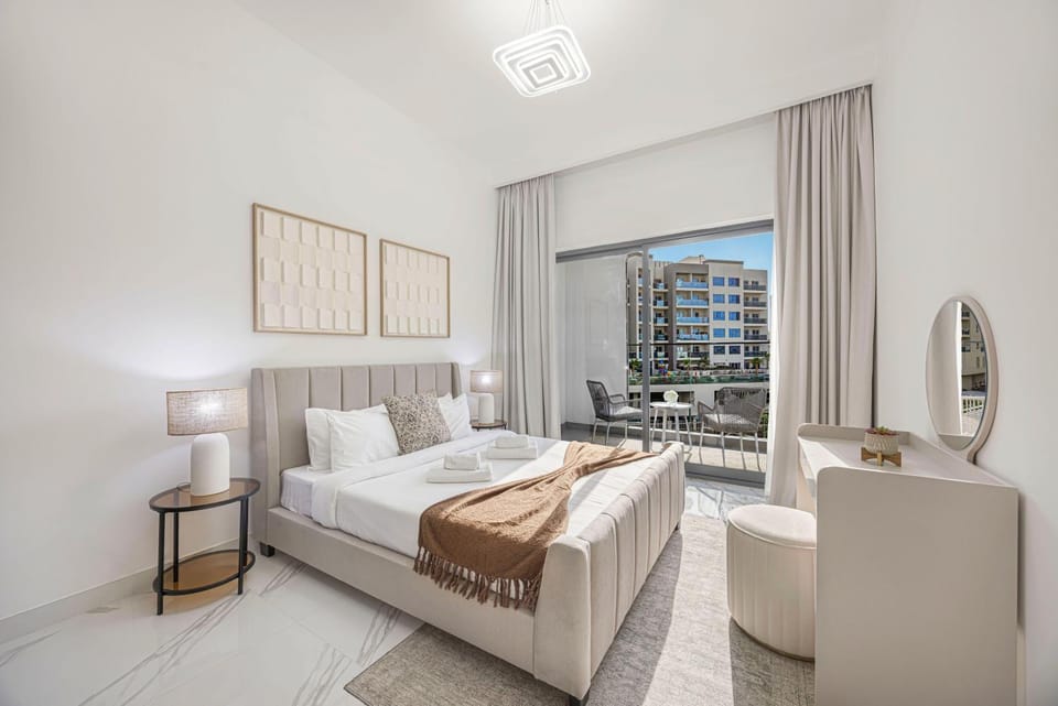 Bed, Bedroom, towels, air conditioner