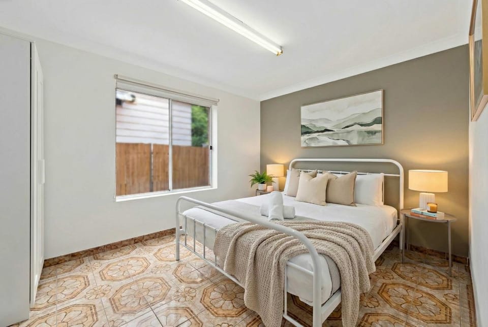 Retro 3BR House Near Manly Free Parking & Mall House in Sydney