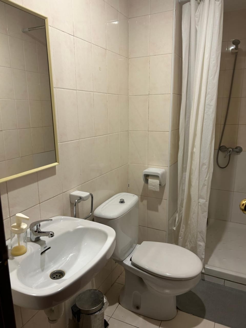 Habitación doble privada en figueres Apartment in Estación de Autobuses de Figueres