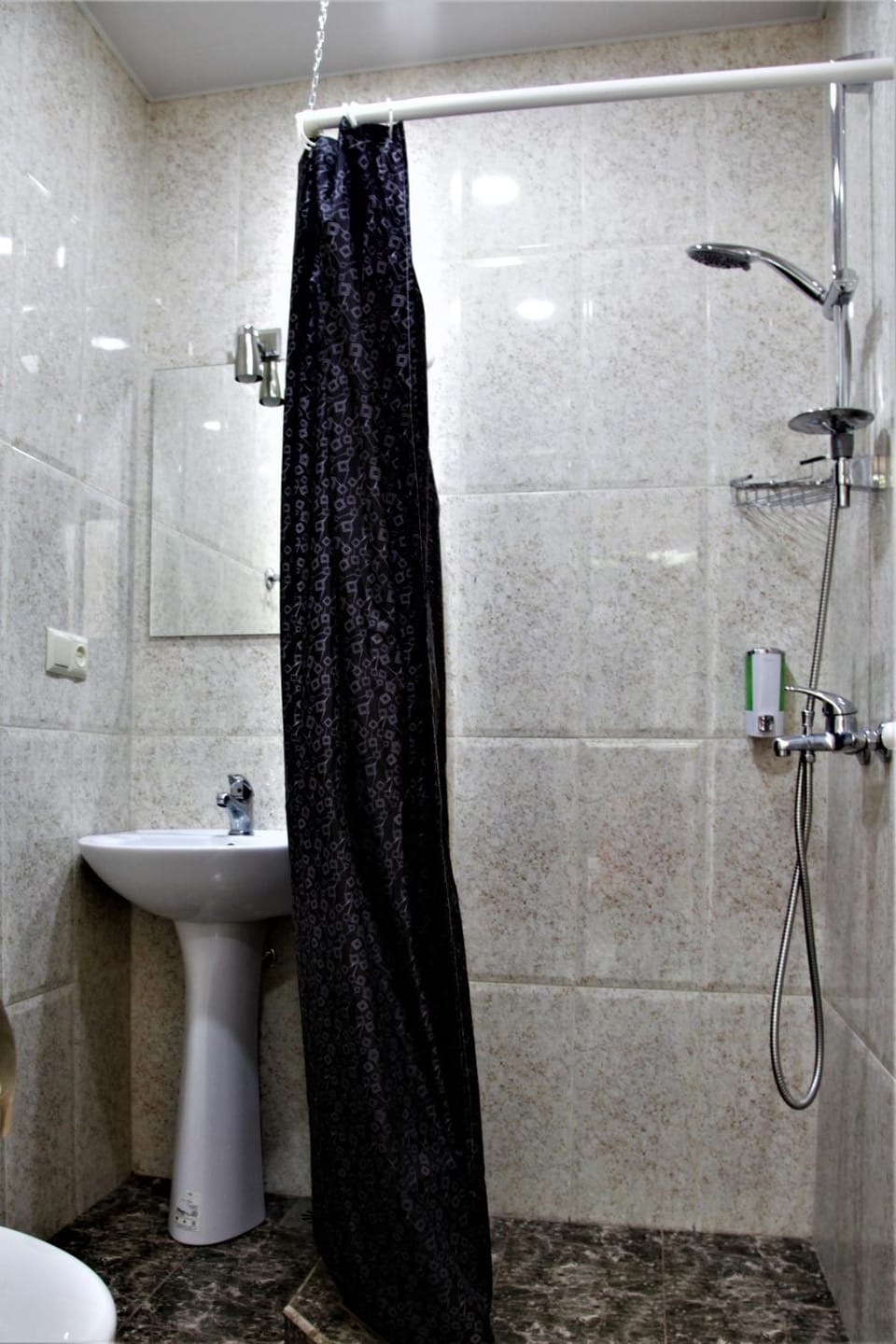 Shower, Toilet