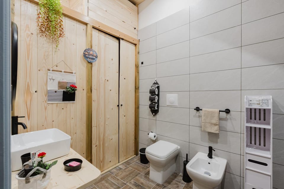 Bathroom, Living room