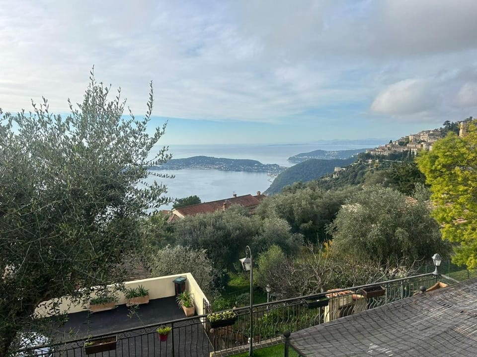 Maison de charme piscine vue mer Villa in Eze