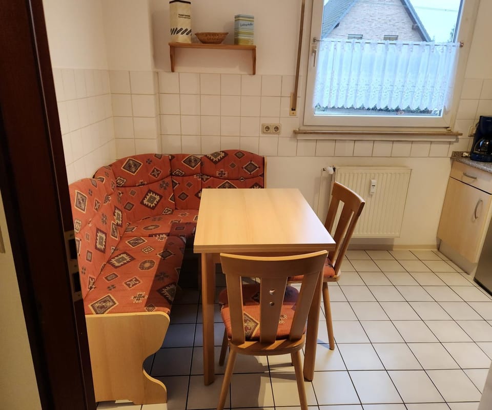Seating area, kitchen