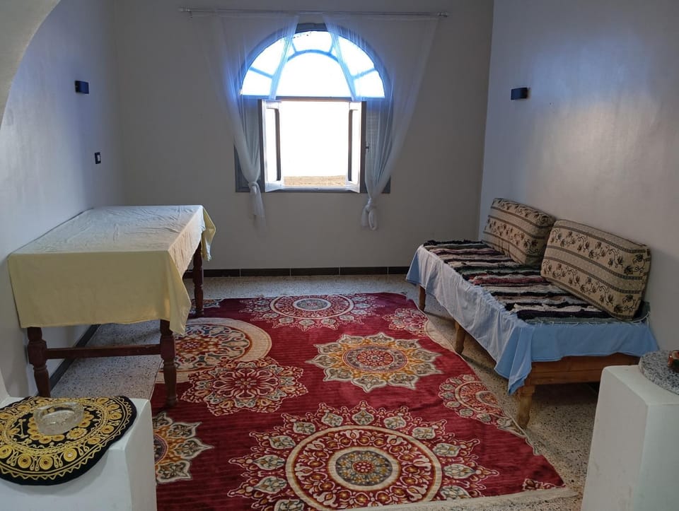 Living room, Photo of the whole room, Seating area, Dining area