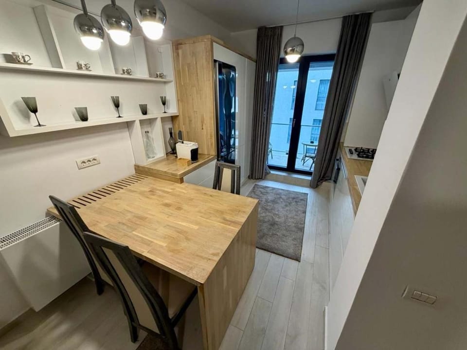 Modern Luxury studio downtown by Managr Apartment in Brasov