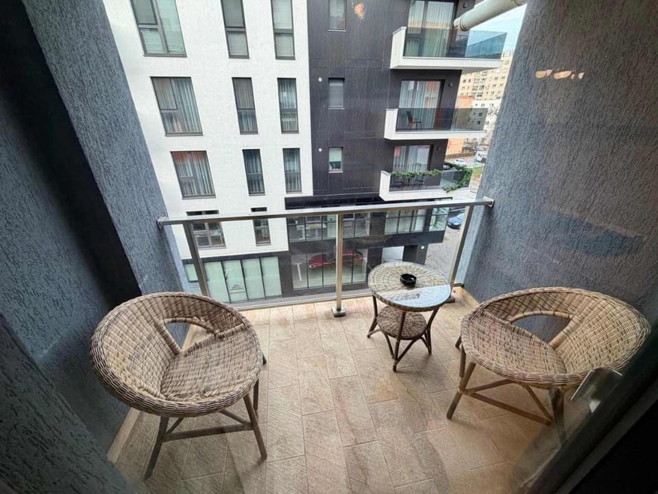 Modern Luxury studio downtown by Managr Apartment in Brasov