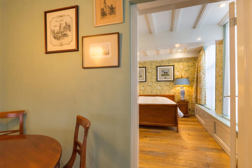Dining area, Bedroom