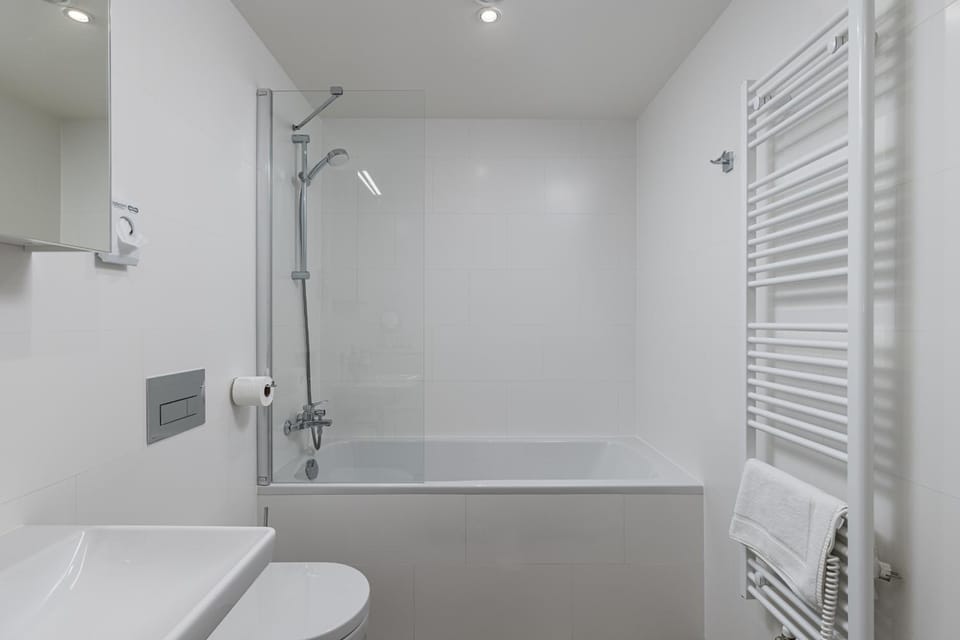 Bathroom, Bath