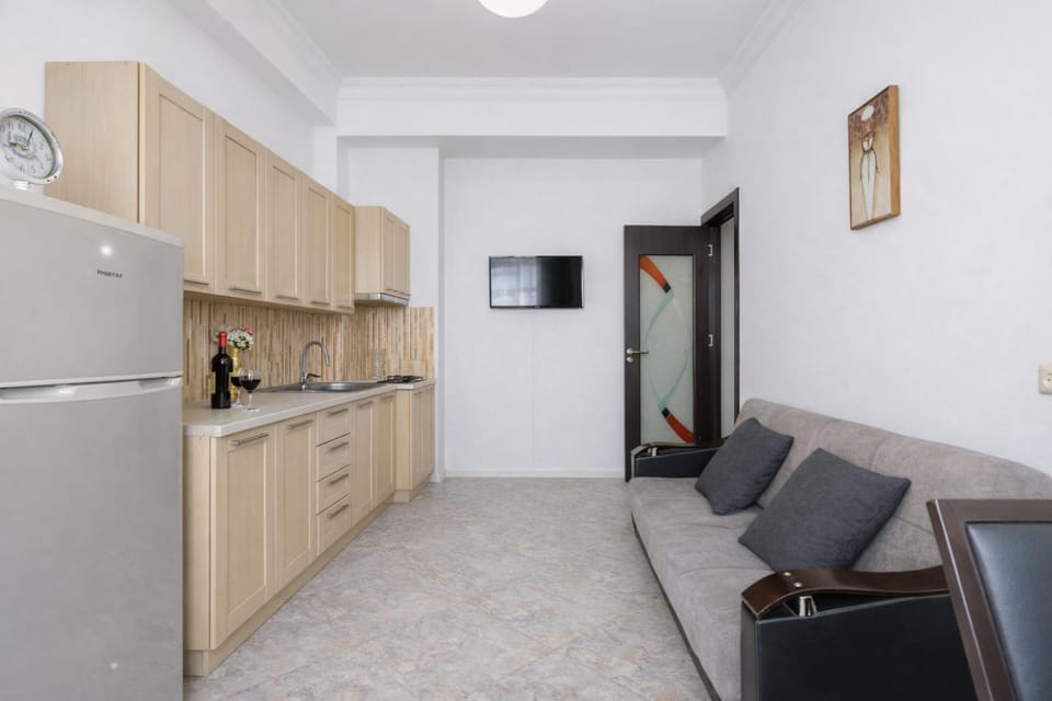 Living room, oven