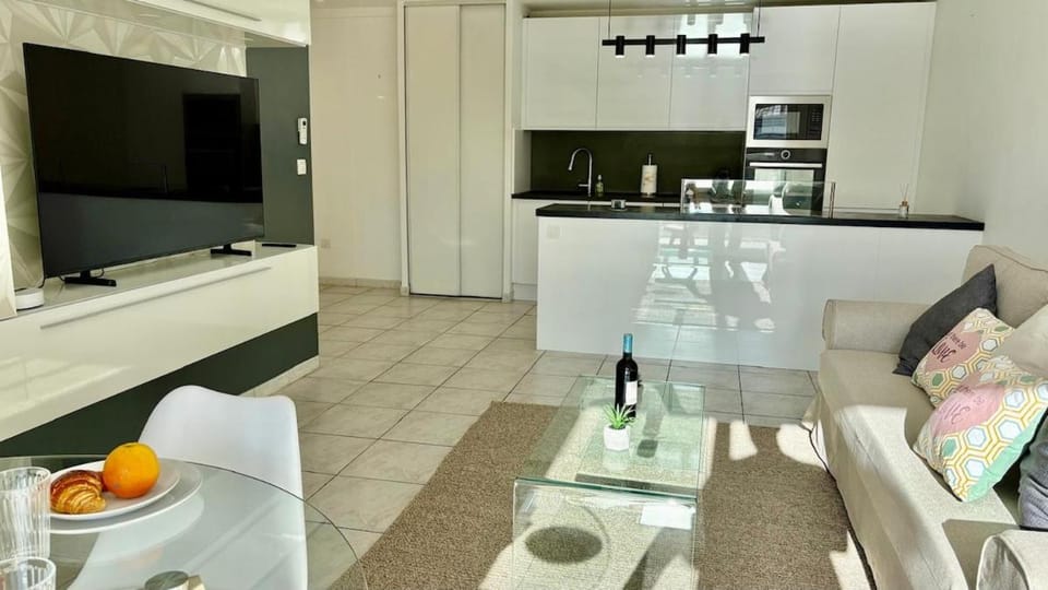 Juana Apartment in Antibes