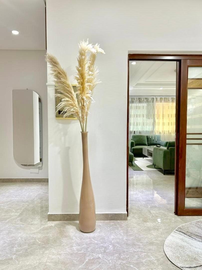 Beautiful Condo Onomo Airport Road Apartment in Dakar