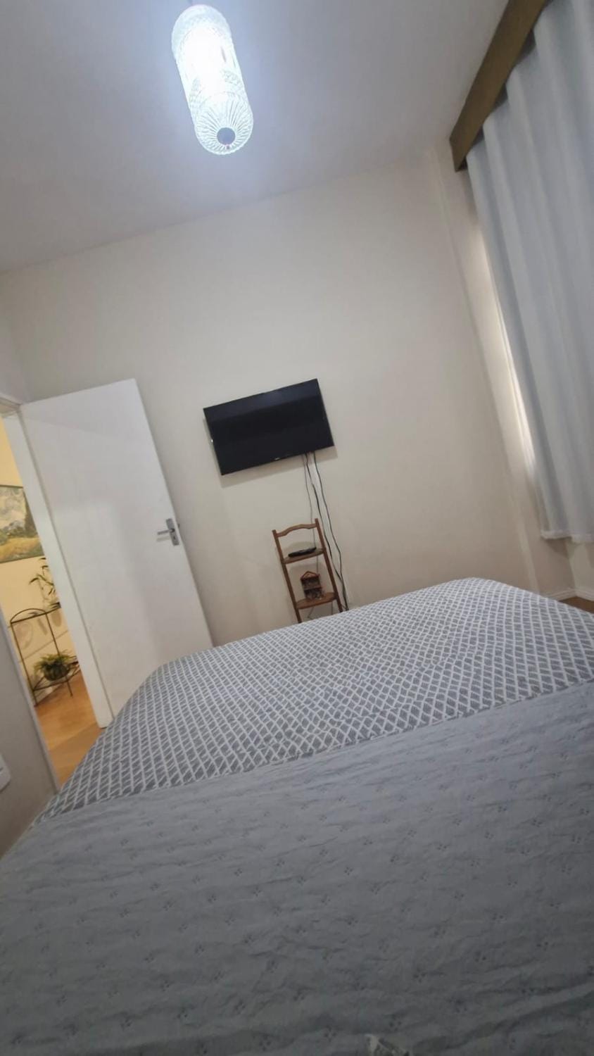 Apto Silencioso 2 quadras da praia Copacabana, próximo ao Metrô Apartment in Rio de Janeiro