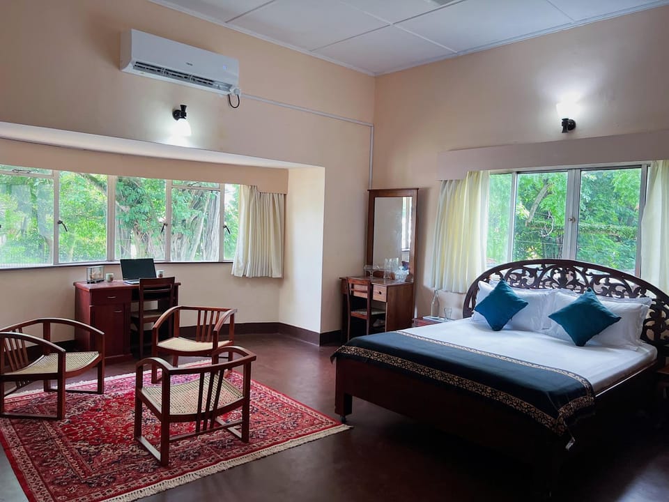 Bed, air conditioner