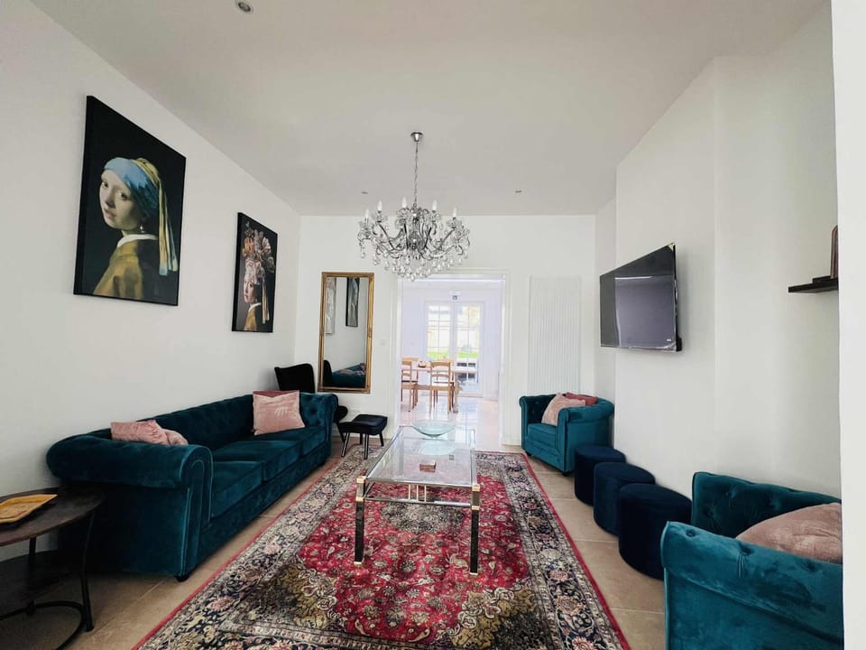 TV and multimedia, Living room, Seating area