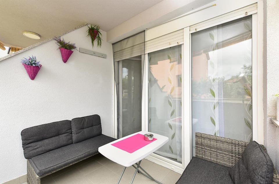 Balcony/Terrace, Garden view