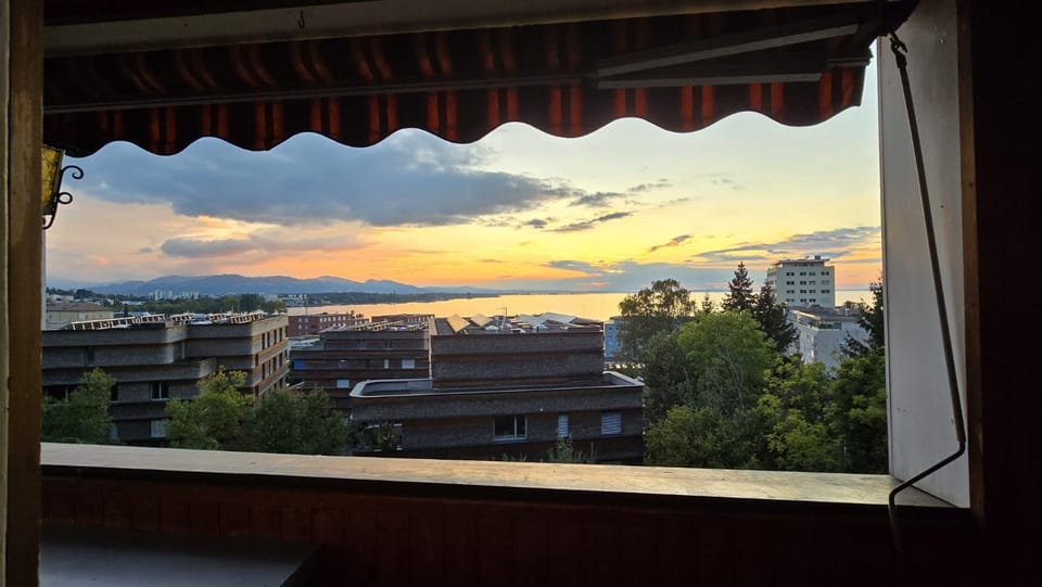 Natural landscape, Balcony/Terrace, Lake view, Mountain view, Sunset