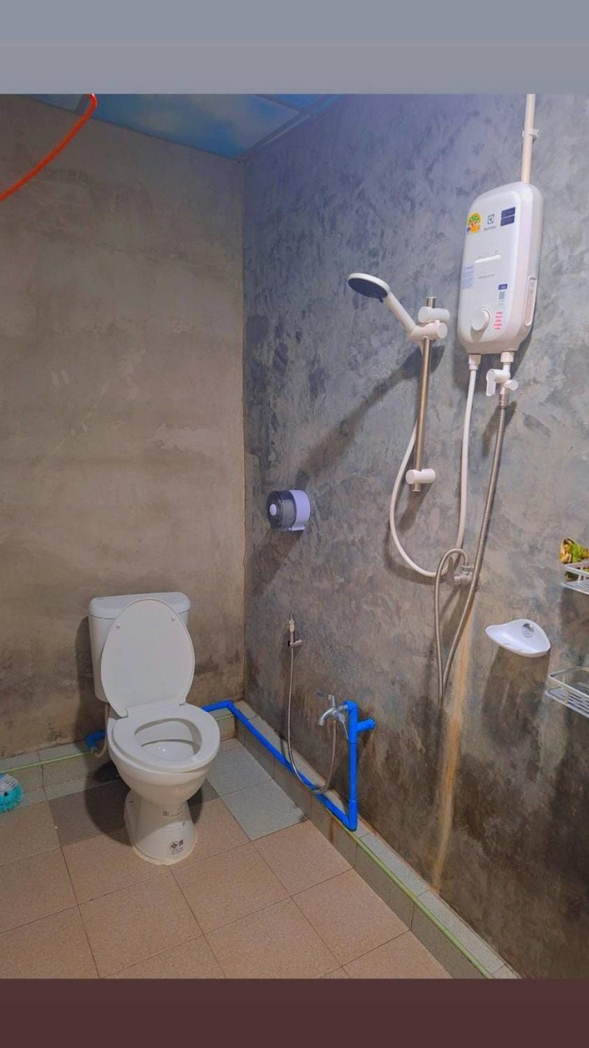 Shower, Toilet, Bathroom