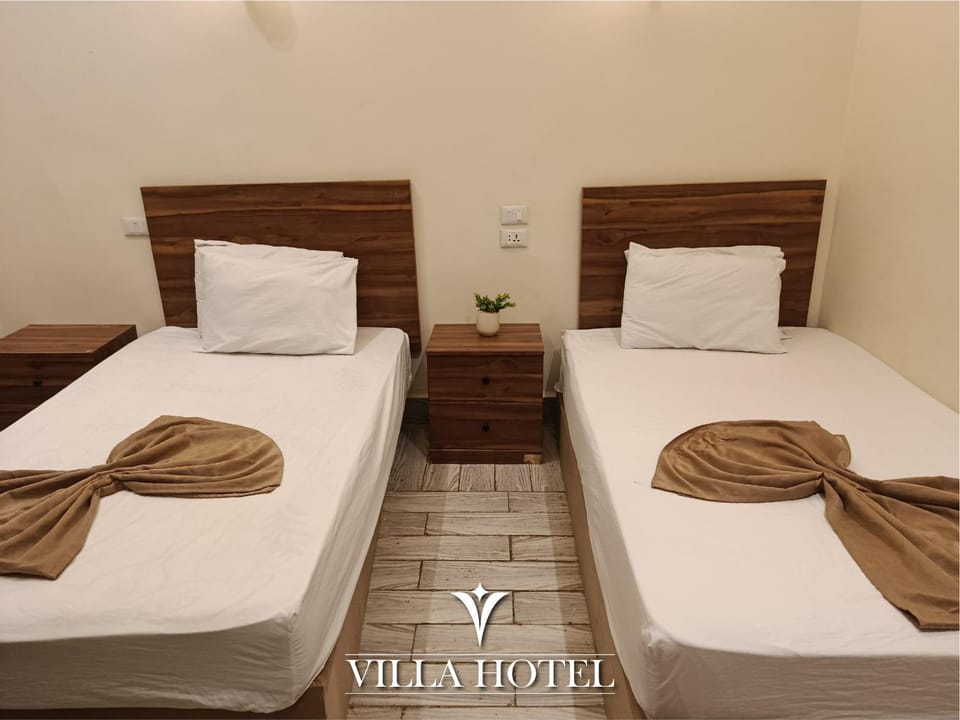 Bed, Photo of the whole room, towels