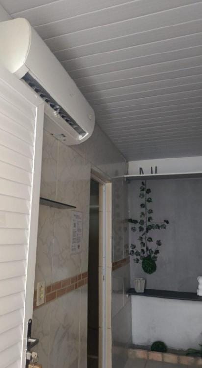 Casa da Isy Hospedagem Quarto Triplo em São Gonçalo do Amarante com Ar e Banheiro Privativo Bed and Breakfast in Natal