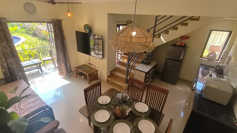 TV and multimedia, Kitchen or kitchenette, Living room, Seating area