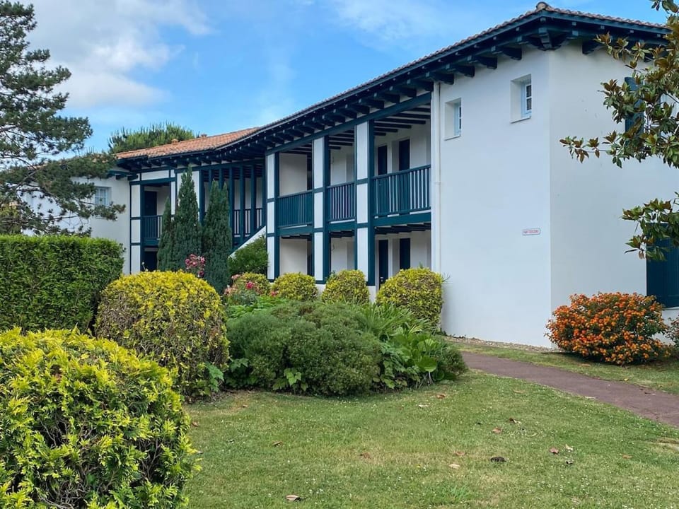 T2 Panoramic Ocean View Domaine de Bordaberry Apartment in Urrugne