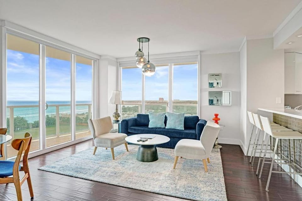 Bright Spacious 1BR Miami Retreat Balcony View Apartment in Coconut Grove