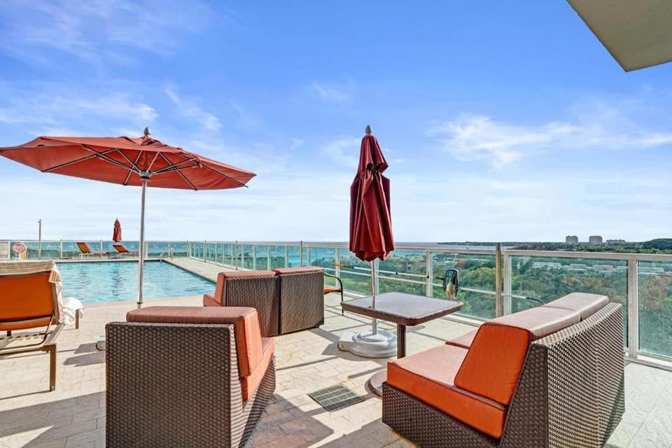 Bright Spacious 1BR Miami Retreat Balcony View Apartment in Coconut Grove