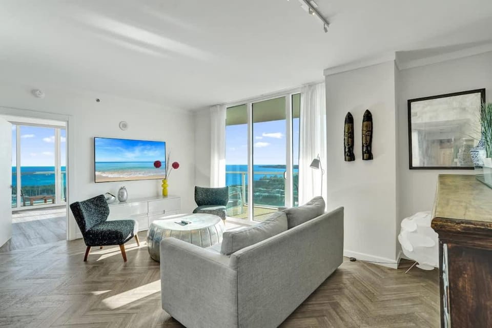 1BR apartment at the Arya Amazing bay views Apartment in Coconut Grove
