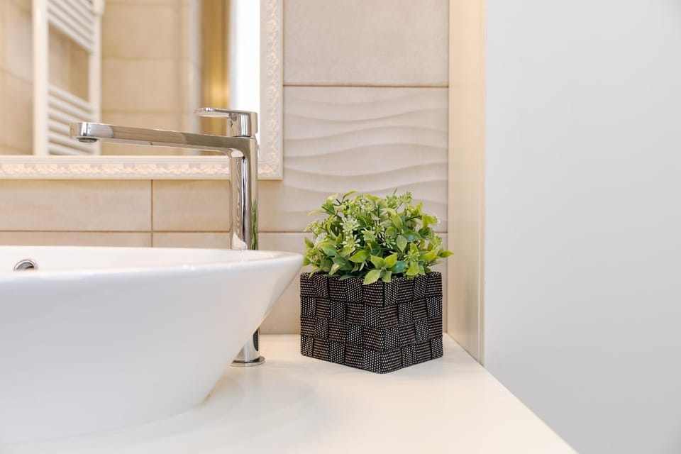 Bathroom, Decorative detail