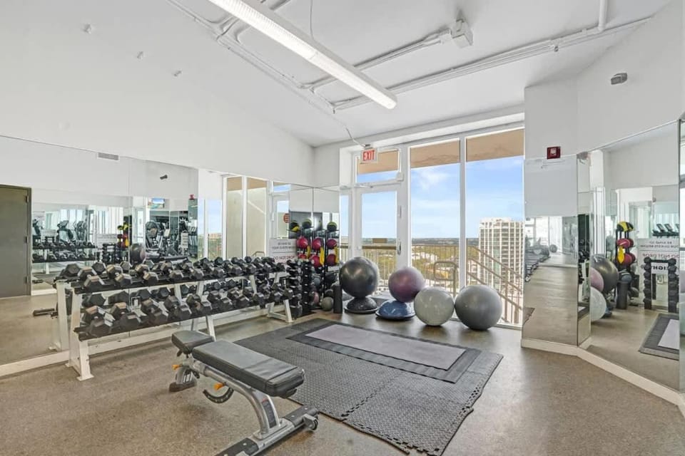 Coconut Grove Getaway Stylish Studio w Views Apartment in Coconut Grove