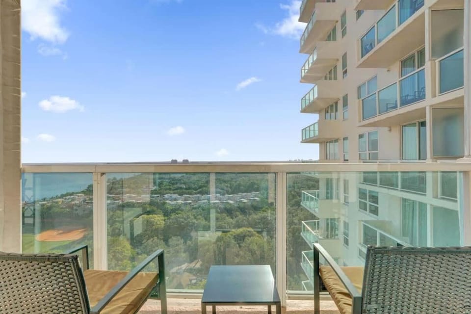 Coconut Grove Getaway Stylish Studio w Views Apartment in Coconut Grove