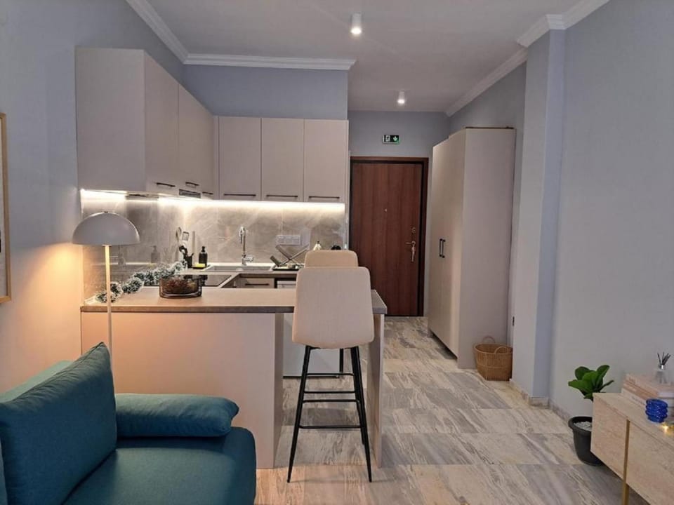 Kitchen or kitchenette, Seating area