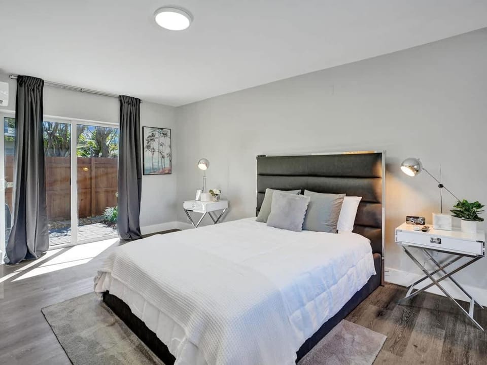 Pelican Cove Studio w Private Patio in Pompano Apartment in Pompano Beach