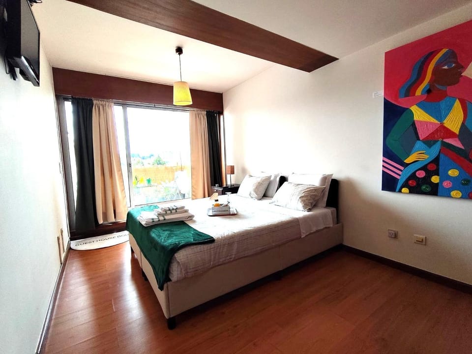 Restaurant/places to eat, Restaurant/places to eat, Bed, TV and multimedia, Balcony/Terrace, Photo of the whole room, Bedroom, Supermarket/grocery shop