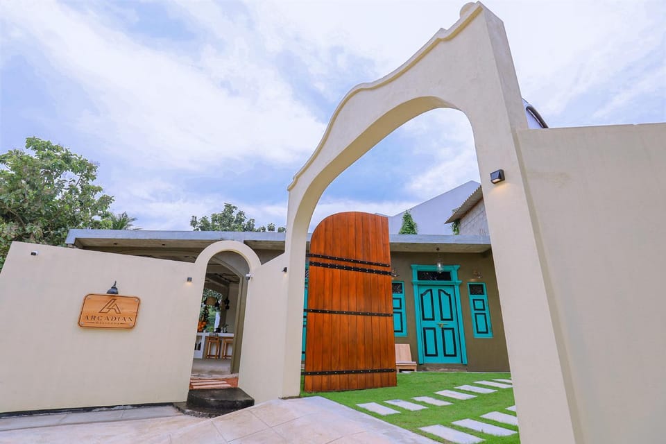 Facade/entrance