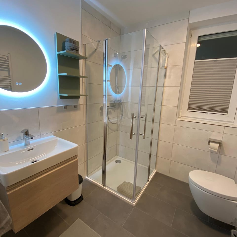 Shower, Toilet, Bathroom