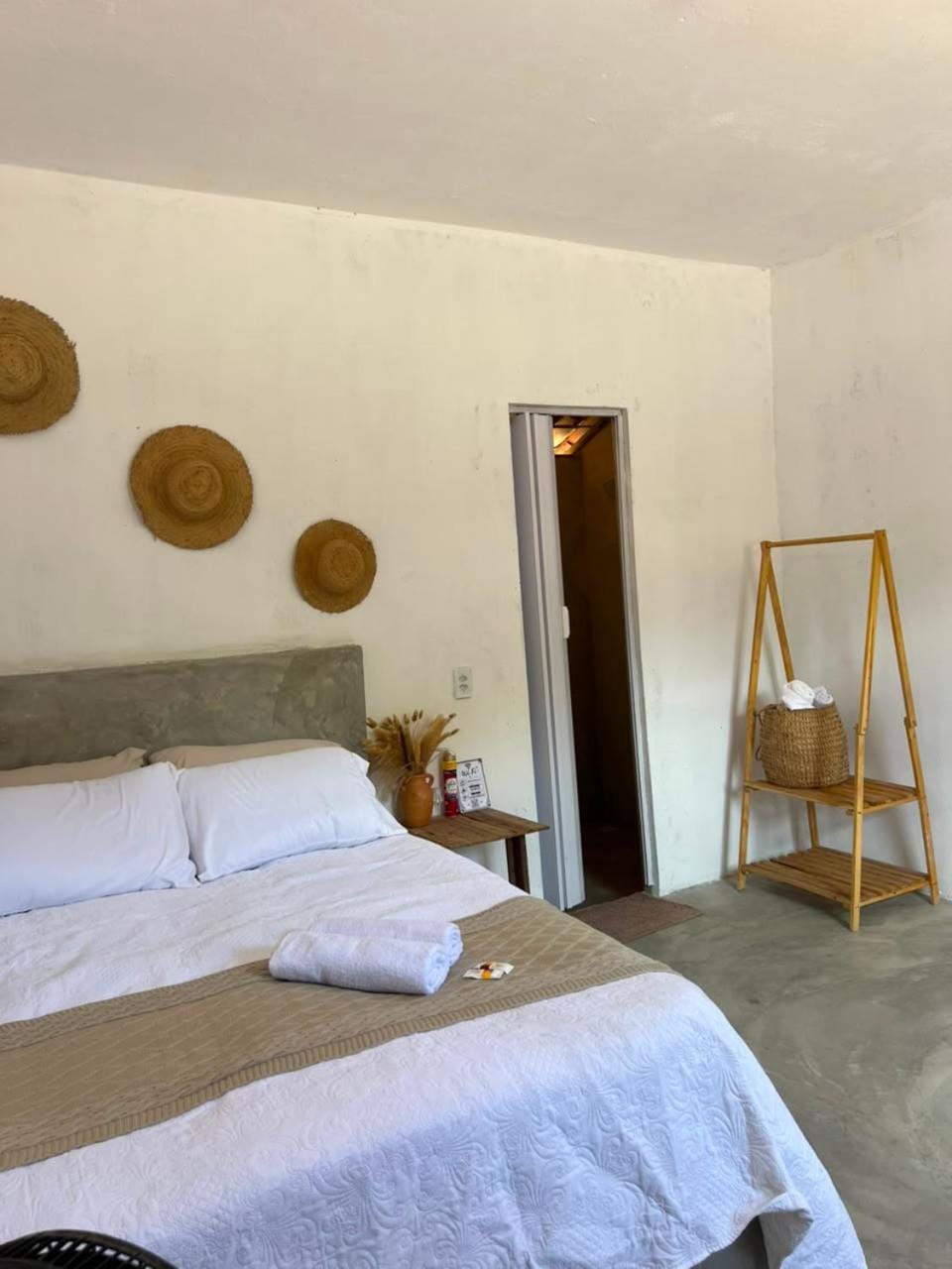 Bed, Photo of the whole room, Bedroom, bunk bed