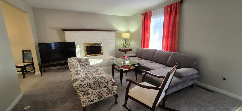 Cozy 3-Bedroom Ground-Level Apartment close to Short Pump Mall Apartment in Tuckahoe