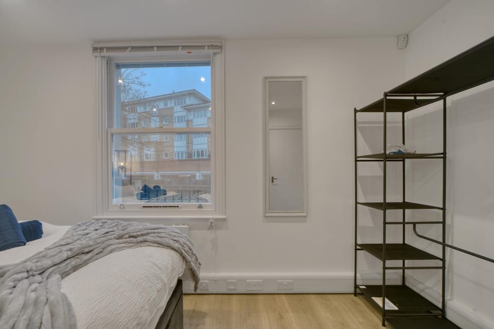 Bedroom, wardrobe