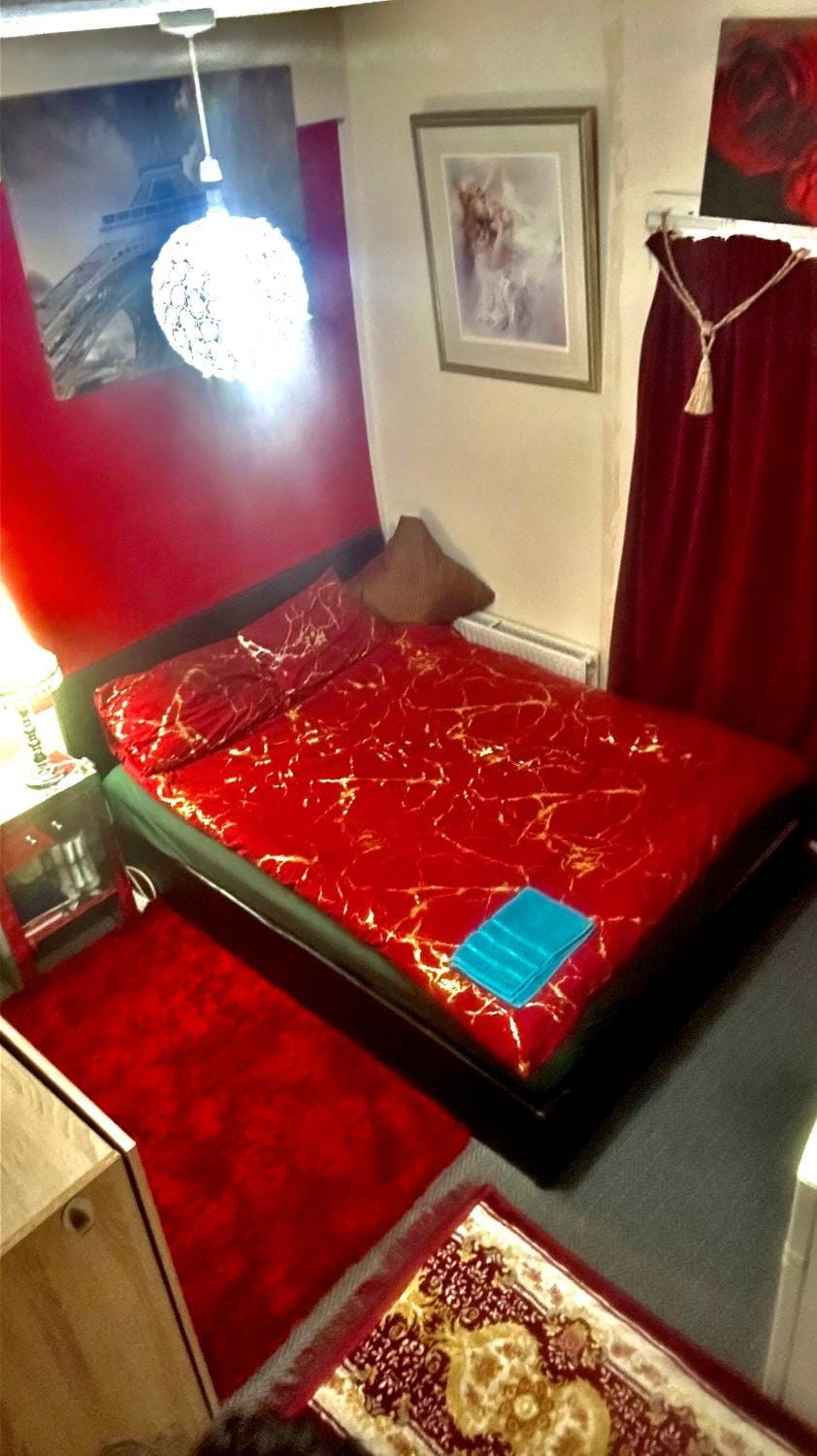 Red Nest Bed and Breakfast in Coventry