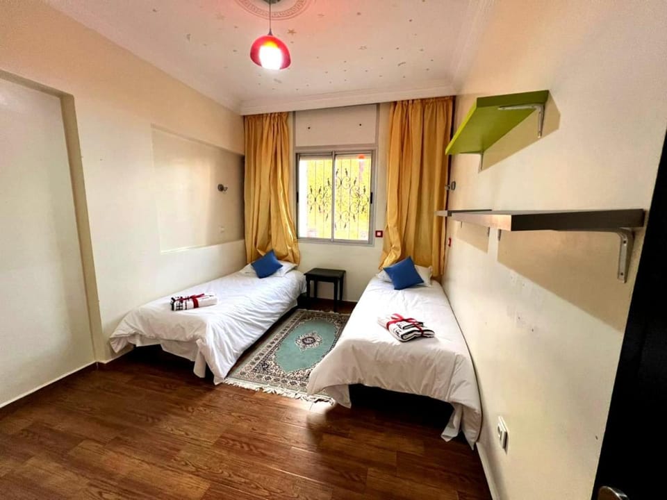 Bed, Photo of the whole room, towels