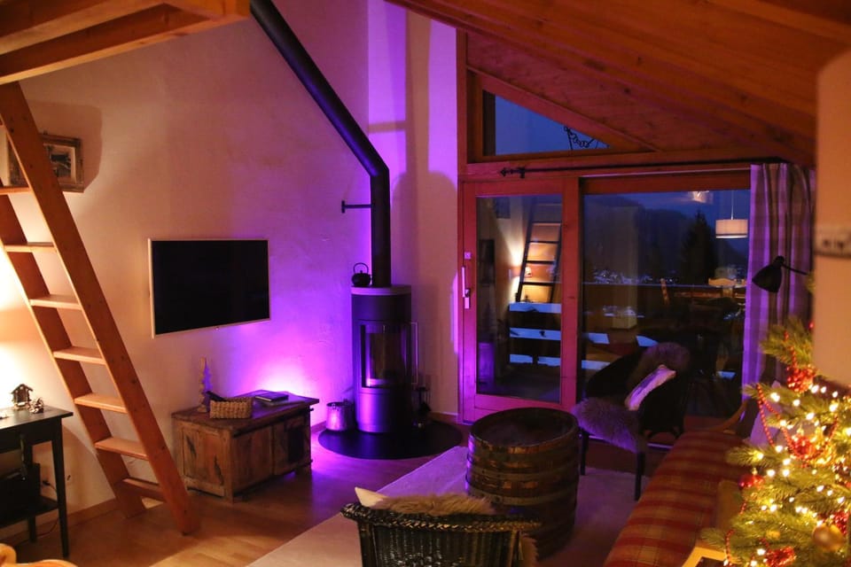 Communal lounge/ TV room, TV and multimedia