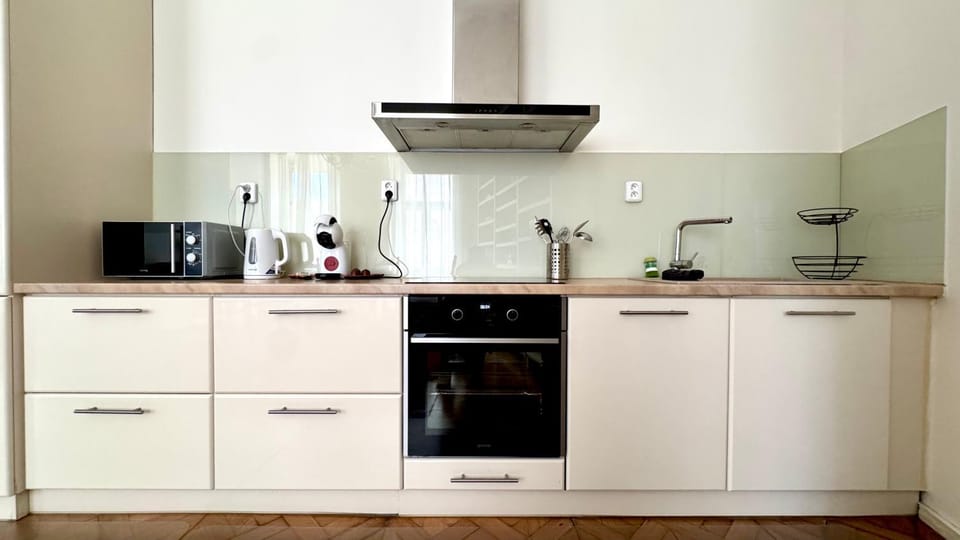 Kitchen or kitchenette, kitchen, kitchen