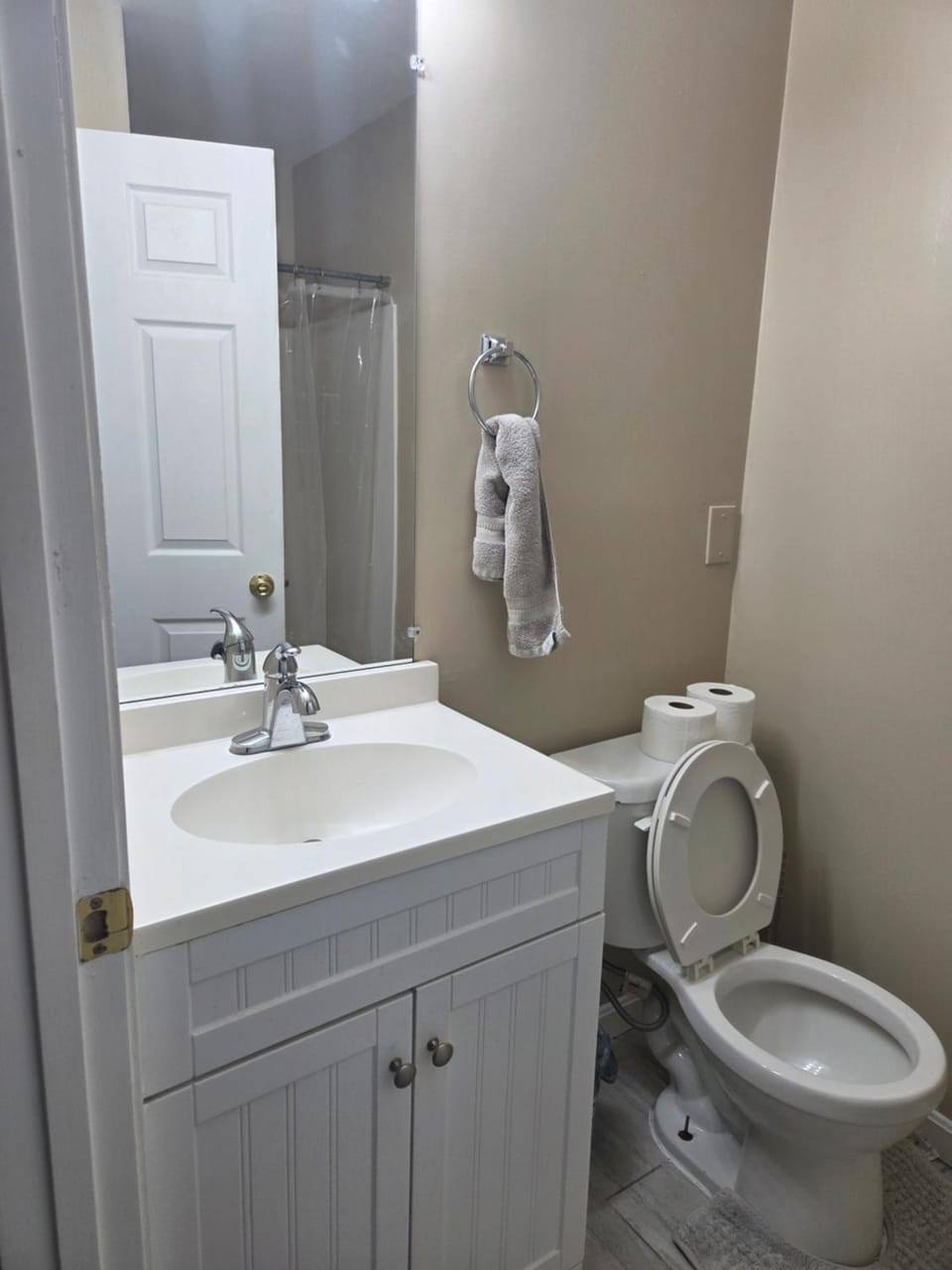 Private room with a private full bathroom Vacation rental in Virginia