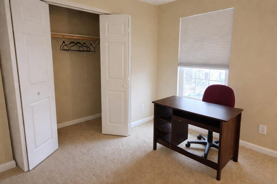 Private room with a private full bathroom Vacation rental in Virginia